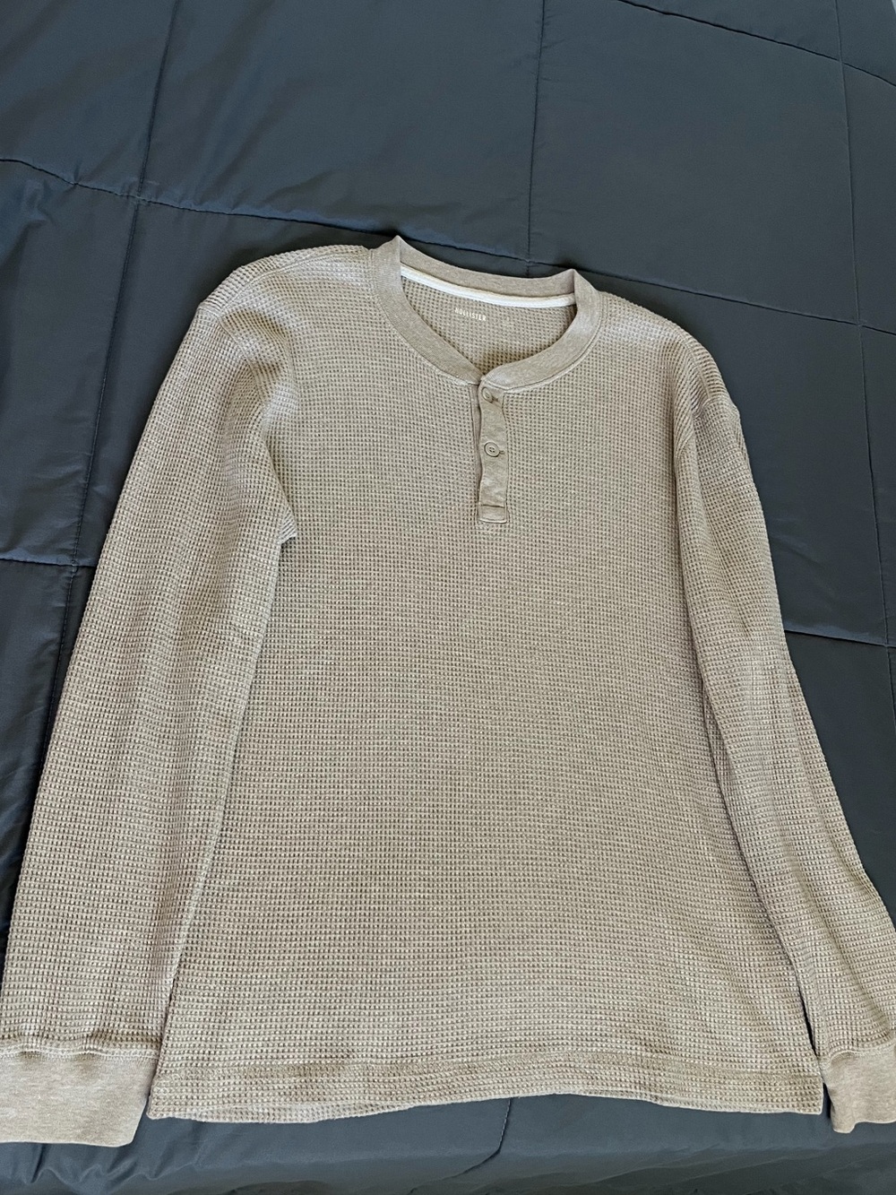 Hollister Men's Long-Sleeve Waffle Henley - Taupe